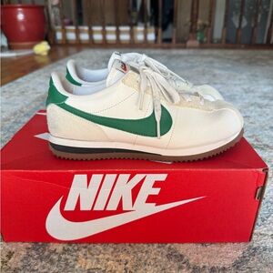 Nike Cortez Aloe Verde Gum